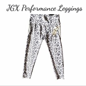NWT JGX Women's Performance Leggings With Side
Pockets, Color: White & Grey